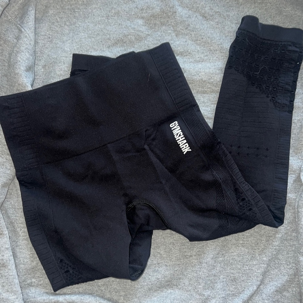 Black gymshark leggings - XS